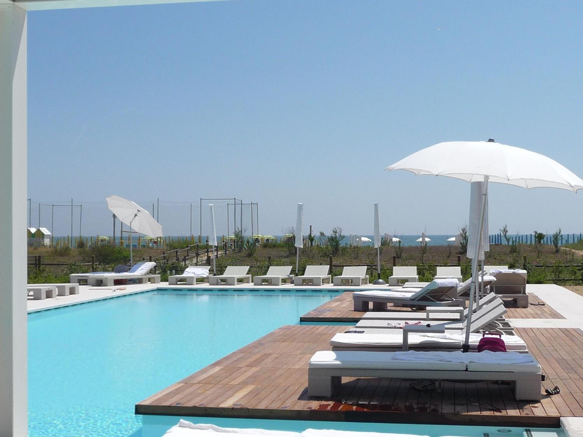 Hotel Mediterraneo Suite&Residence リド・ディ・イエゾロ エクステリア 写真