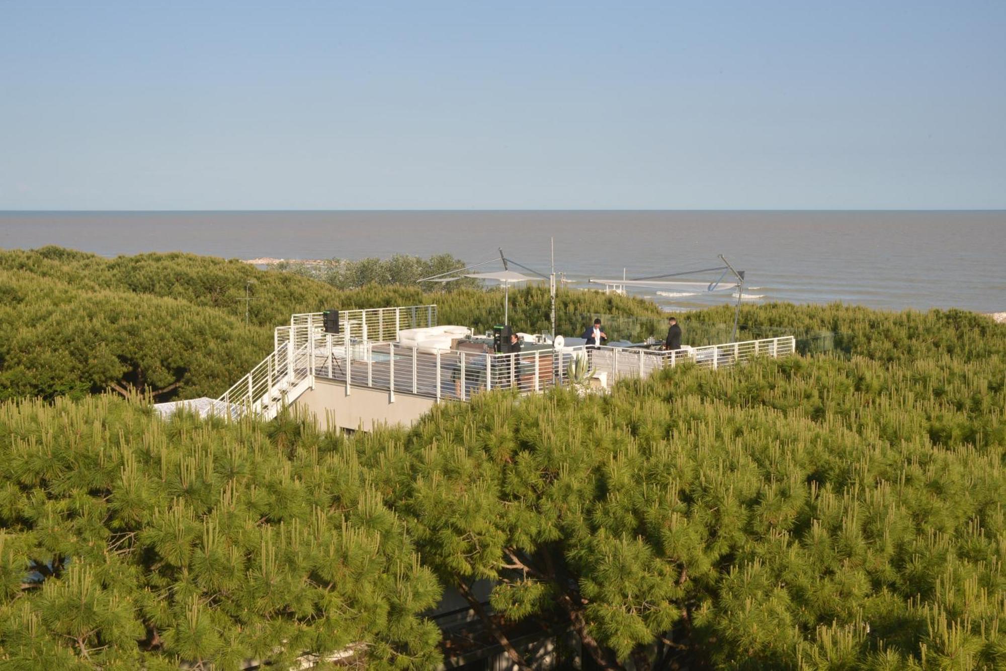 Hotel Mediterraneo Suite&Residence リド・ディ・イエゾロ エクステリア 写真